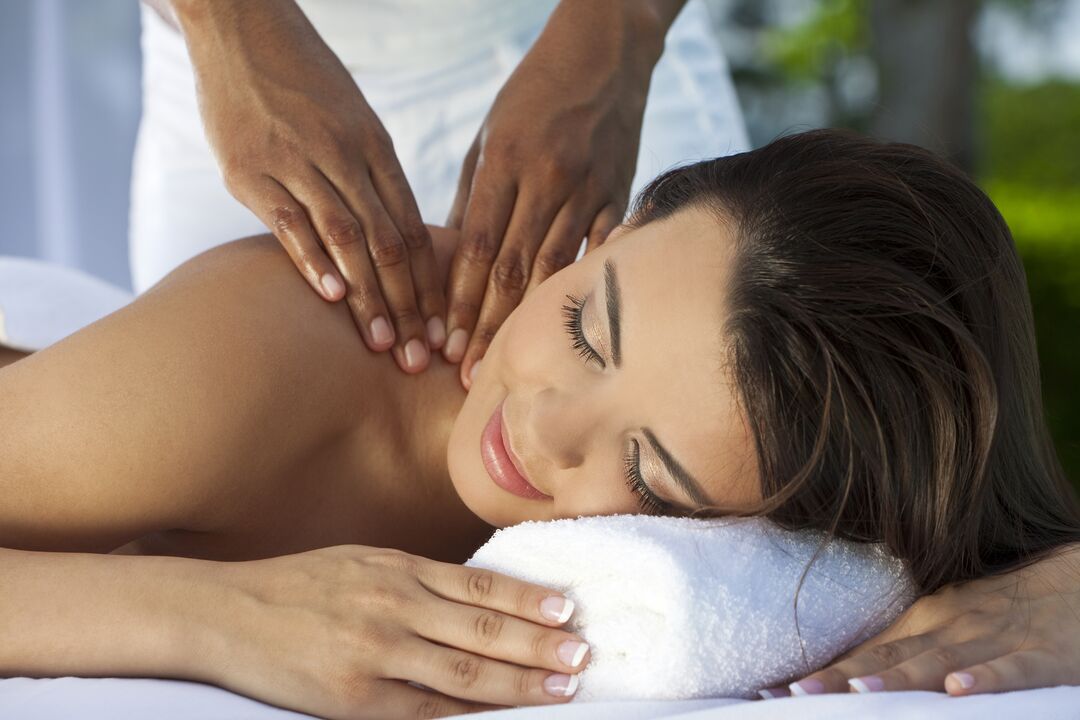 Massage pour une thérapie efficace de l'ostéochondrose de la colonne cervicale