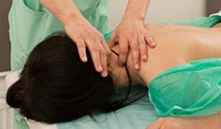 Traitement de l'ostéochondrose cervicale avec massage